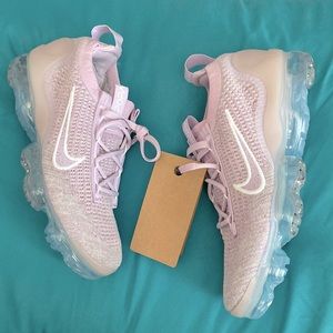 NWOB Women’s Nike Air Vapormax 2021 Lt Arc Pnk/Iced Lilac/Wht